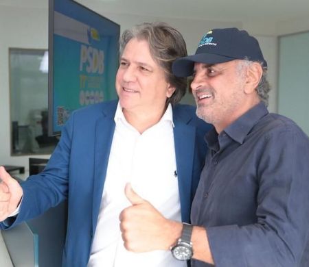 Caravina discute janela partidária e permanência no PSDB em meio à fusão