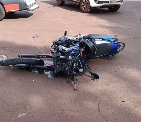 Jovem de 24 anos morre em colisão entre moto e carro no interior