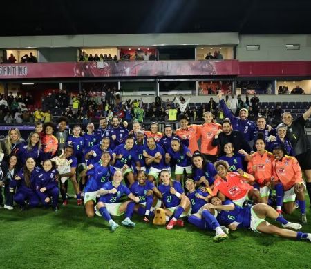 Técnico convoca seleção feminina de futebol para Copa América