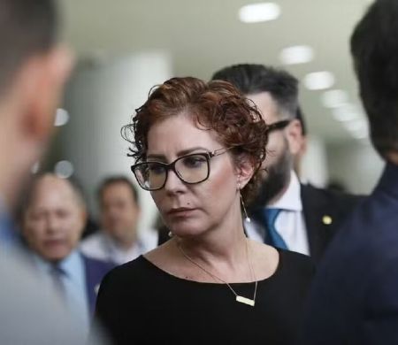 Moraes faz pedido de extradição de Zambelli da Itália 