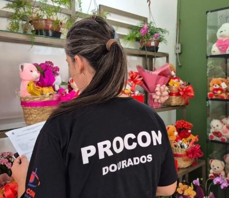 Diferença de até 124% em flores escancara exploração no Dia dos Namorados em Dourados