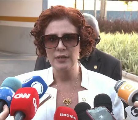 Motta encaminha ordem do STF para cassar mandato de Zambelli à CCJ da Câmara