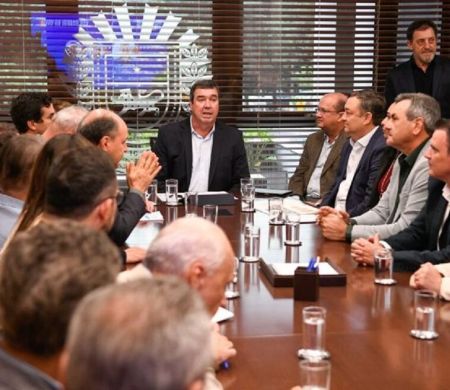 São Gabriel mostra projetos de asfalto e infraestrutura para área industrial