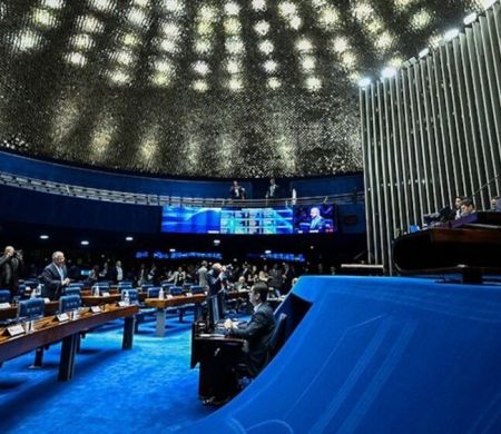 Em meio a desgaste, governo perde apoio e IOF é barrado no Senado