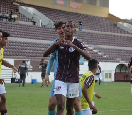 Ferroviária tem 30% dos direitos de Wallace Yan, do Flamengo 