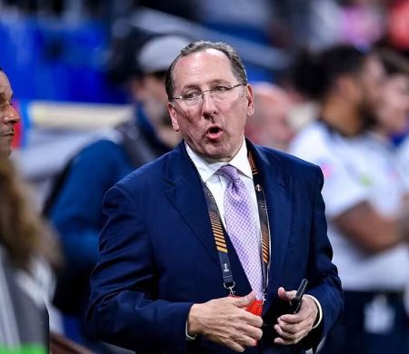 Lyon entra no calendário francês e recebe aval para Liga Europa