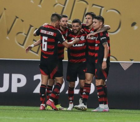 Flamengo enfrenta o Bayern em busca de vaga nas quartas
