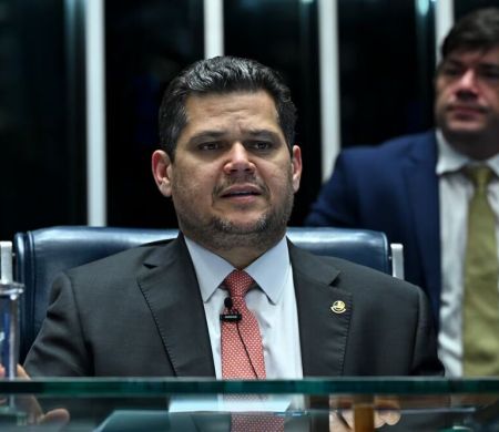 Proposta para frear ações partidárias no STF ganha força no Senado