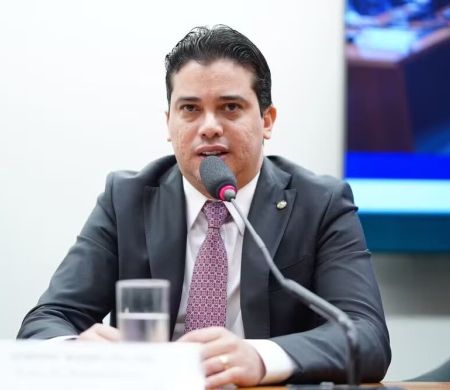 PF vai à Câmara com mandado contra deputado e mira fraude em licitação