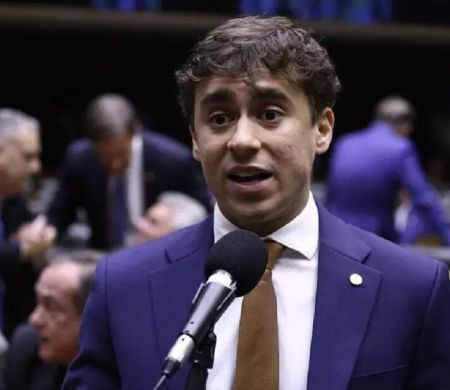 Gritos e bate-boca marcam sessão da Câmara após tarifa de Trump