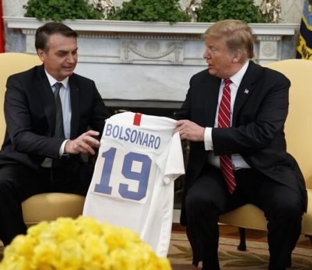 Centrão pressiona bolsonaristas para demoverem Trump de taxação