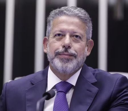 PL que amplia faixa de isenção do IR para R$ 5 mil avança na Câmara