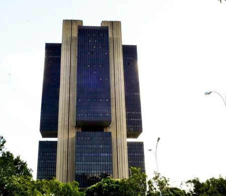 BC só publicará nova carta em abril, caso IPCA continue acima do teto