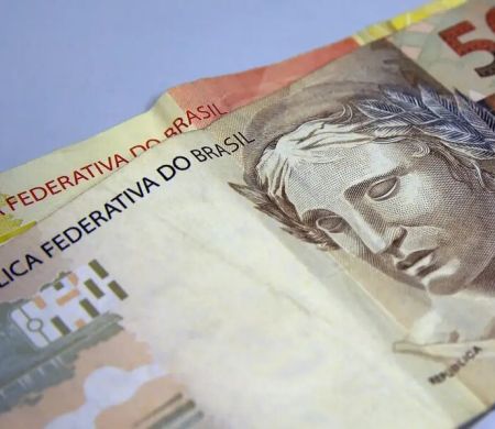 Governo libera abono salarial para nascidos em setembro e outubro