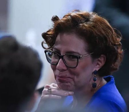 Deputada Carla Zambelli é vista em igreja evangélica no sul da Itália