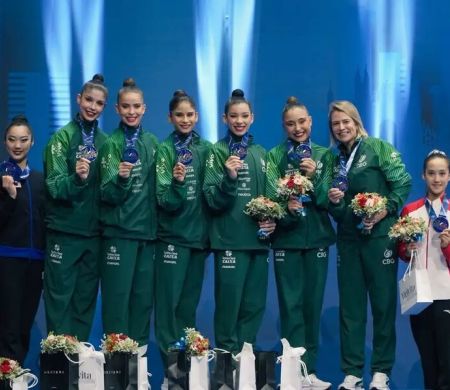 Brasil leva ouro inédito na ginástica rítmica na Copa do Mundo, em Milão