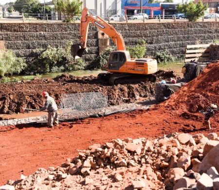 Avança obra de R$ 20,9 milhões contra enchentes na Ernesto Geisel