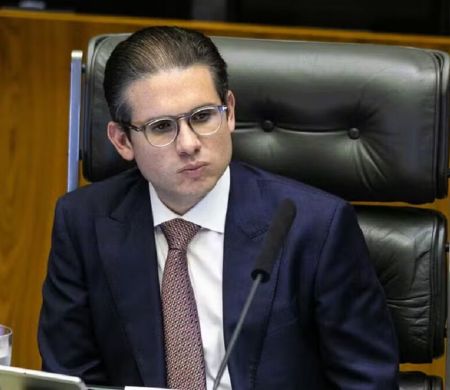 Motta é alvo de deputados bolsonaristas após proibir reuniões das comissões  