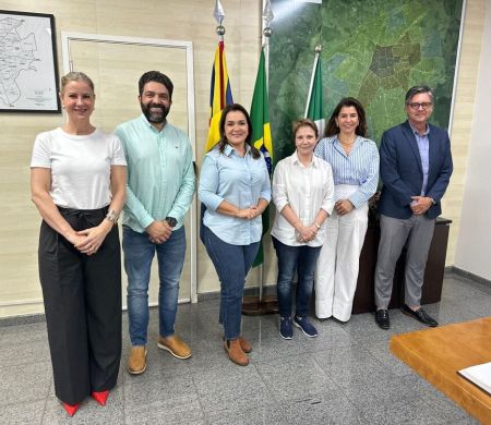 Antes de missão nos EUA, Tereza Cristina debate investimentos