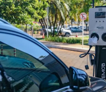 Decisão limitando importação de elétricos tem apoio das montadoras