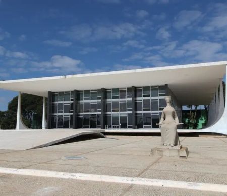 Supremo volta do recesso com foco na defesa de Moraes 