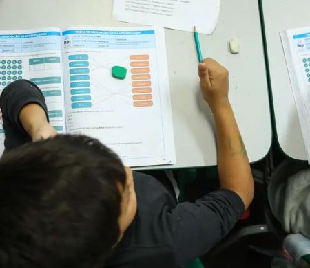 Vagas na educação fazem desemprego ser o menor já registrado