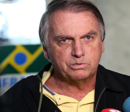 Defesa de Bolsonaro indica nove advogados para julgamento no STF