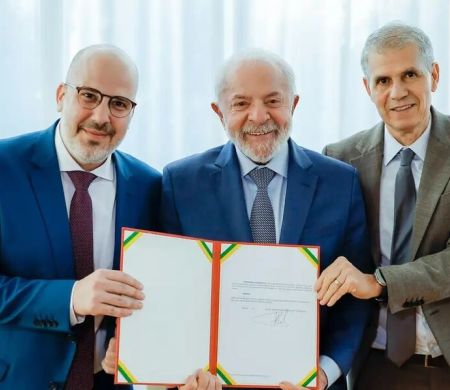 Lula assina nomeação de André Basbaum para a presidência da EBC