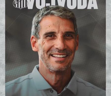Santos oficializa Juan Pablo Vojvoda como novo técnico da equipe