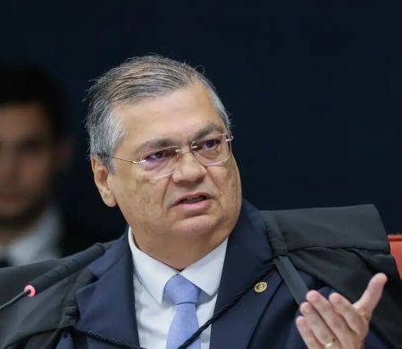 Dino manda PF investigar emendas que somam R$ 694 milhões