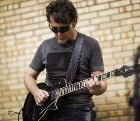 Morre aos 61 anos o guitarrista Rogério Meanda, da banda Blitz