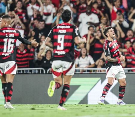 Fla aproveita fragilidade do Vitória e mantém vantagem no Brasileirão