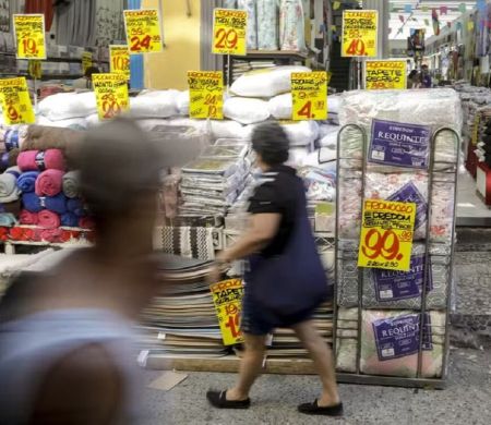 Economia perde fôlego e dá os 1ºs  sinais de desaquecimento 