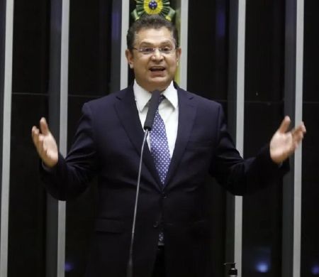 PL não será “bode expiatório” ao recuar de PEC da Blindagem, diz líder