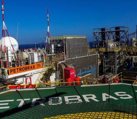 Brasil bate pela 1ª vez marca de 5 mi de barris de petróleo e gás