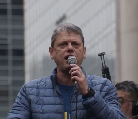 Ninguém aguenta mais tirania de um ministro como Moraes, diz Tarcísio