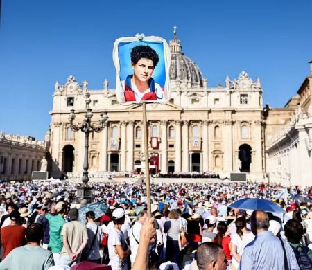 Carlo Acutis é canonizado no Vaticano e se torna o 1º santo da geração millennial