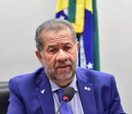 Carlos Lupi depõe à CPMI do INSS nesta segunda-feira