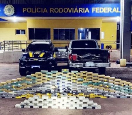 Mais de 295 kg de drogas e armamento são apreendidos pela polícia no interior