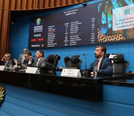 Deputados devem votar 21 propostas na sessão desta quinta-feira