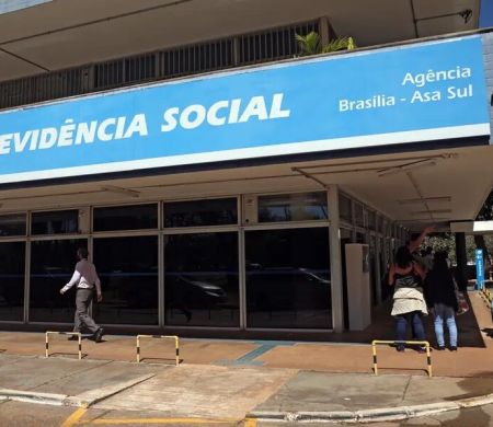 Por falta de verba, INSS suspende programa que reduz fila