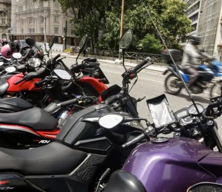 Trabalhador por App ganha mais, mas com jornadas mais longas