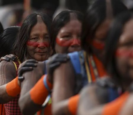 IBGE aponta que 391 etnias indígenas falam 295 línguas no Brasil IBGE aponta que 391 etnias indígenas falam 295 línguas no Brasil