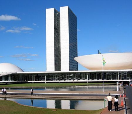Centrão pede mais tempo e anistia segue travada na Câmara  Centrão pede mais tempo e anistia segue travada na Câmara