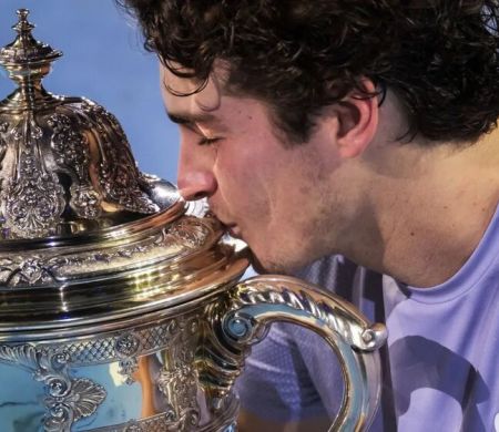 João Fonseca vence Fokina e é campeão do ATP 500 da Basileia João Fonseca vence Fokina e é campeão do ATP 500 da Basileia