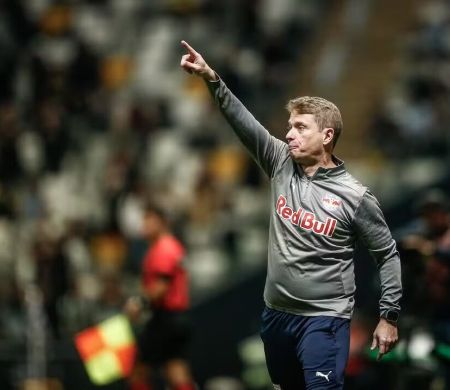Derrota para o Vasco custa a cabeça de Fernando Seabra  Derrota para o Vasco custa a cabeça de Fernando Seabra