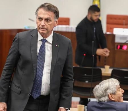 Recurso de Bolsonaro cita cerceamento de defesa e pede revisão da pena Recurso de Bolsonaro cita cerceamento de defesa e pede revisão da pena