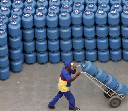 Auxílio Gás é pago nesta terça a beneficiários com NIS final 7  Auxílio Gás é pago nesta terça a beneficiários com NIS final 7