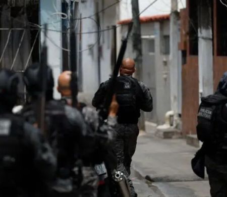 Megaoperação contra Comando Vermelho no Rio tem 64 mortos e 81 presos Megaoperação contra Comando Vermelho no Rio tem 64 mortos e 81 presos