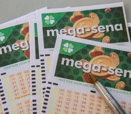 Mega-Sena volta a acumular e prêmio vai a R$ 34 milhões Mega-Sena volta a acumular e prêmio vai a R$ 34 milhões